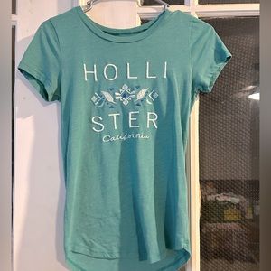 Women’s teal Hollister t-shirt, size xs, barley worn!